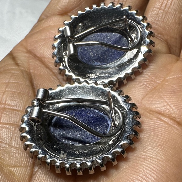This is a pair of vintage silver-tone lapis lazuli cuff links - Picture 10 of 15
